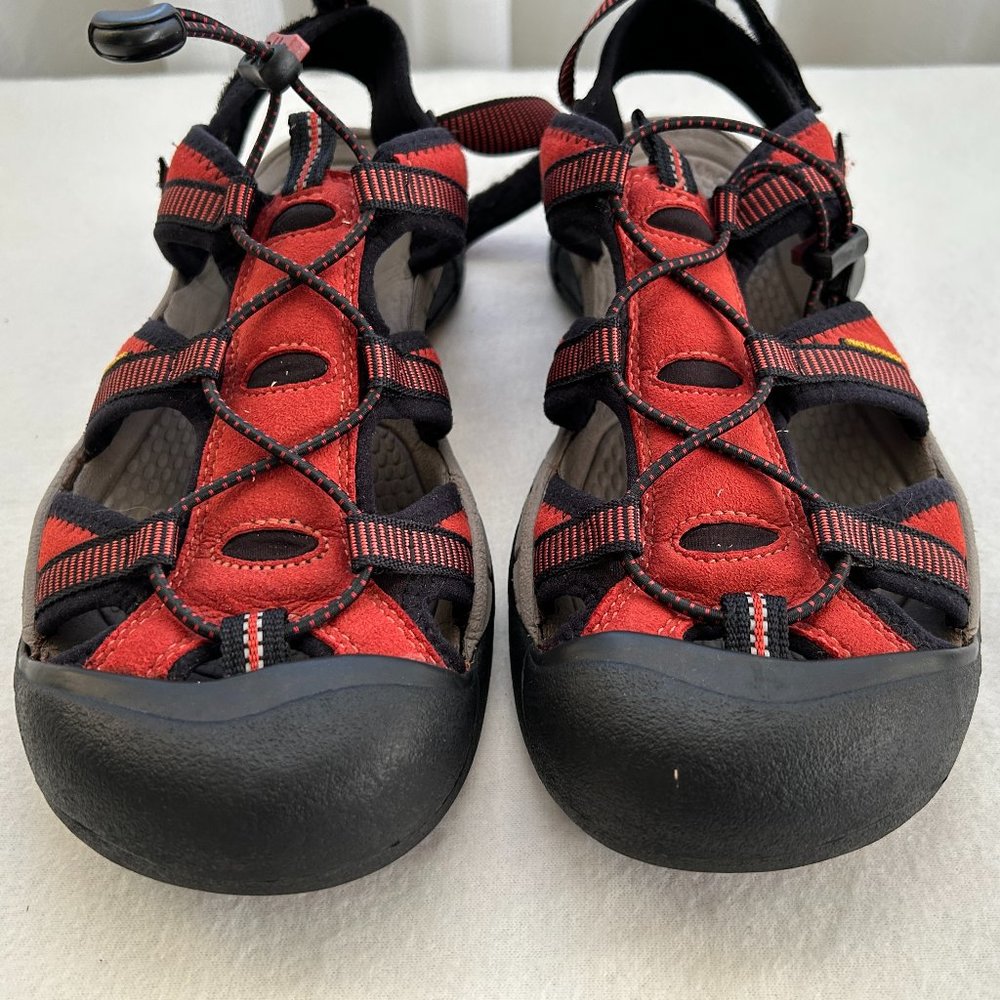 KEEN SANDALS, SIZE 9.5, WATERPROOF, Red